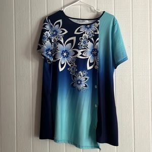 Woman’s tunic like new